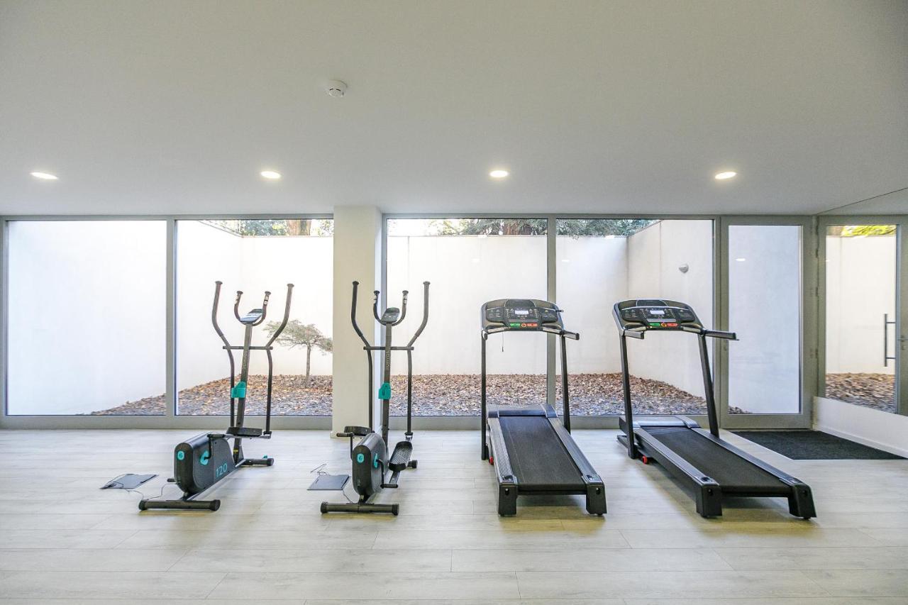 Lovelystay - Modern Loft With Gym & Free Parking Minutes Away From Cbd Порту Экстерьер фото