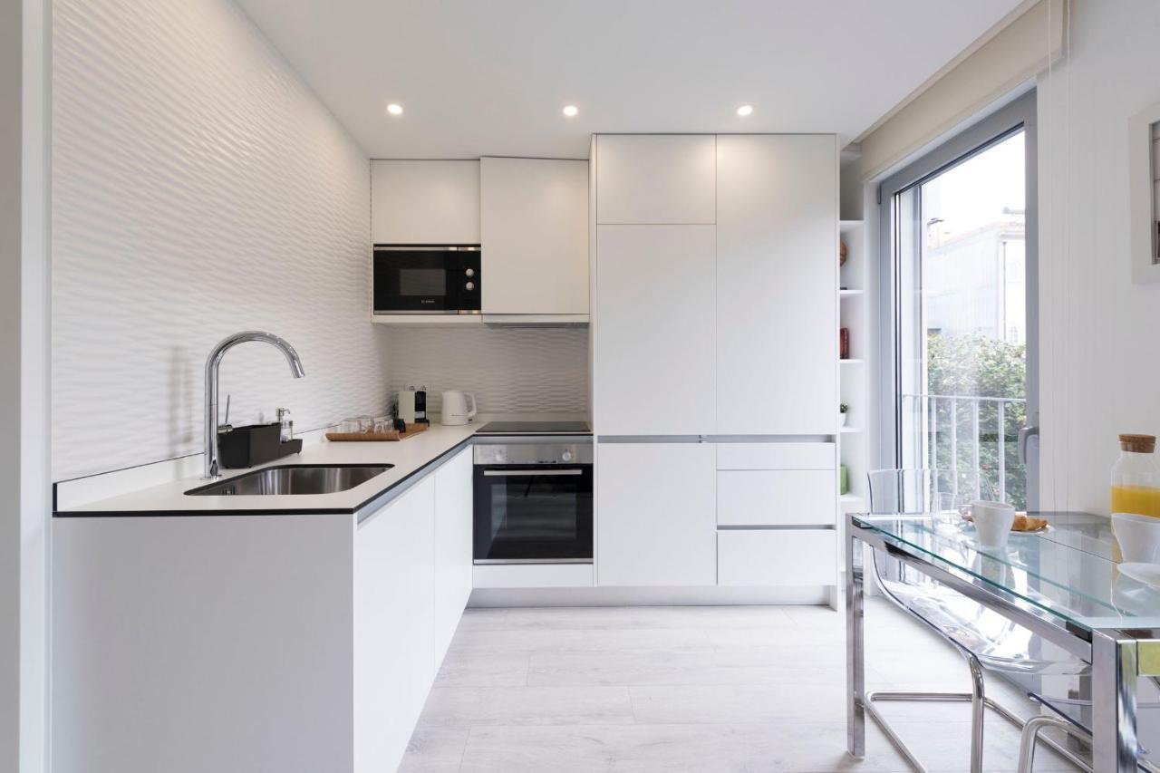 Lovelystay - Modern Loft With Gym & Free Parking Minutes Away From Cbd Порту Экстерьер фото