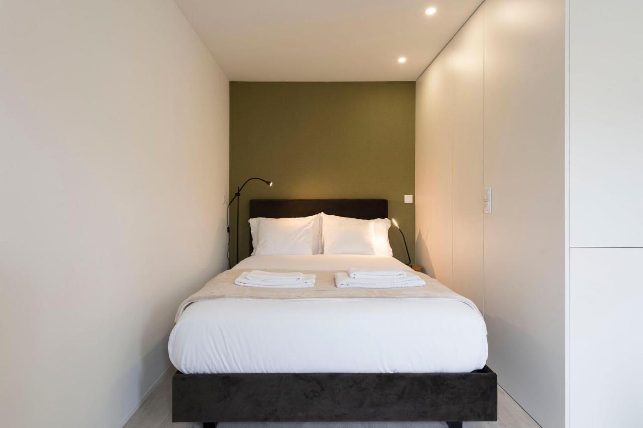 Lovelystay - Modern Loft With Gym & Free Parking Minutes Away From Cbd Порту Экстерьер фото