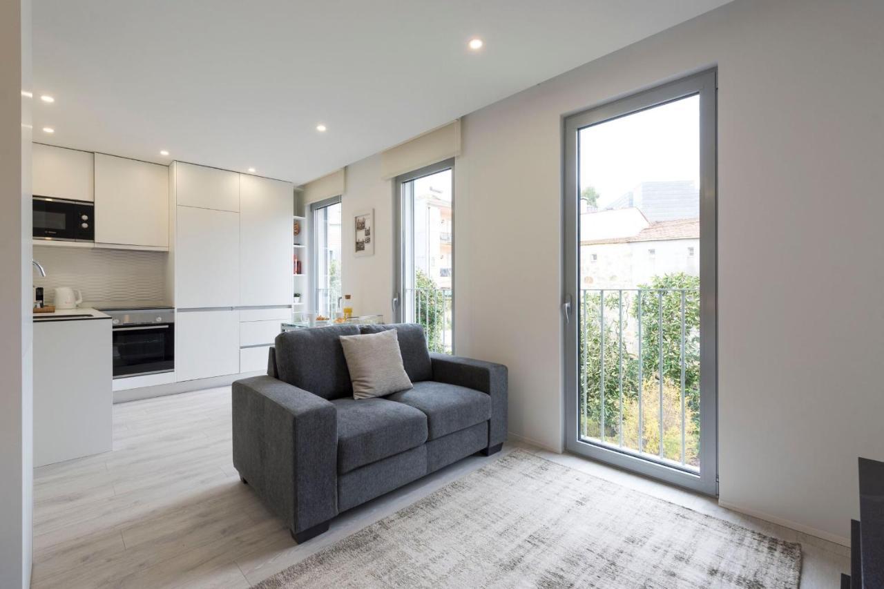 Lovelystay - Modern Loft With Gym & Free Parking Minutes Away From Cbd Порту Экстерьер фото