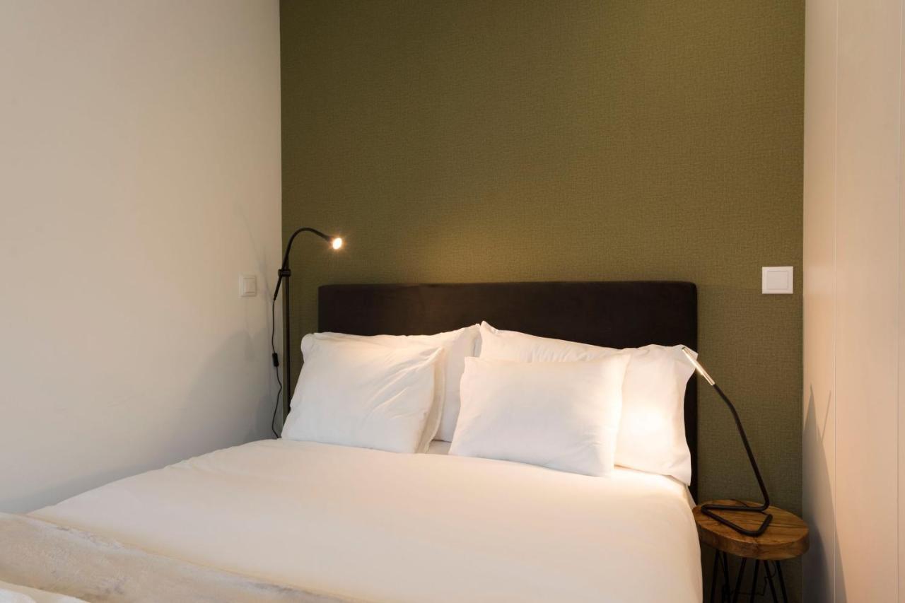 Lovelystay - Modern Loft With Gym & Free Parking Minutes Away From Cbd Порту Экстерьер фото