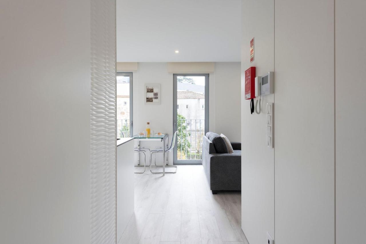 Lovelystay - Modern Loft With Gym & Free Parking Minutes Away From Cbd Порту Экстерьер фото