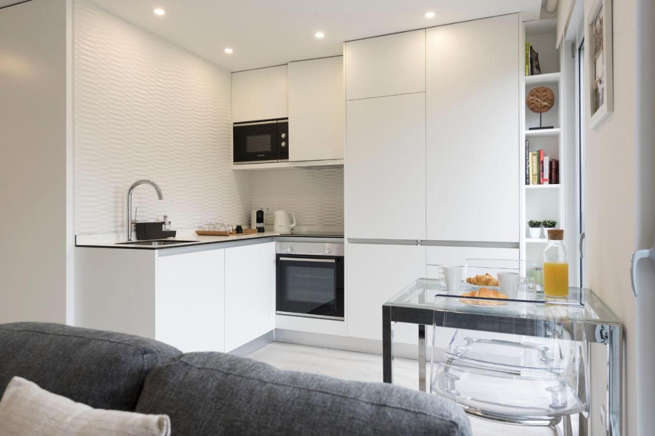 Lovelystay - Modern Loft With Gym & Free Parking Minutes Away From Cbd Порту Экстерьер фото