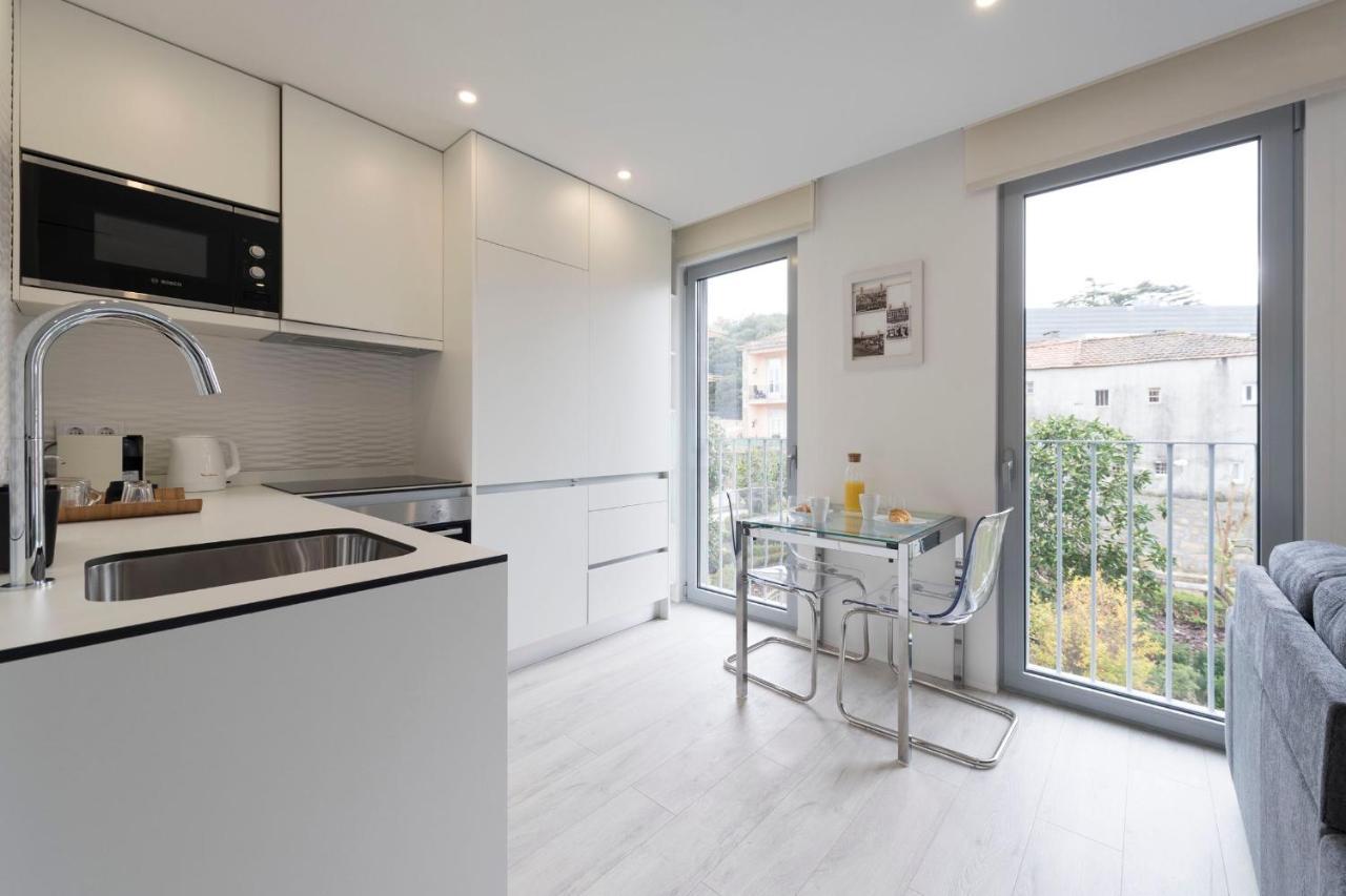 Lovelystay - Modern Loft With Gym & Free Parking Minutes Away From Cbd Порту Экстерьер фото