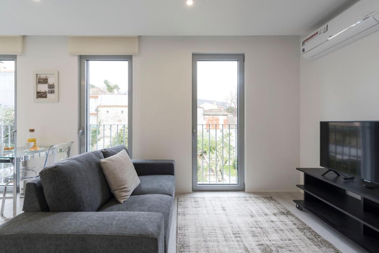 Lovelystay - Modern Loft With Gym & Free Parking Minutes Away From Cbd Порту Экстерьер фото